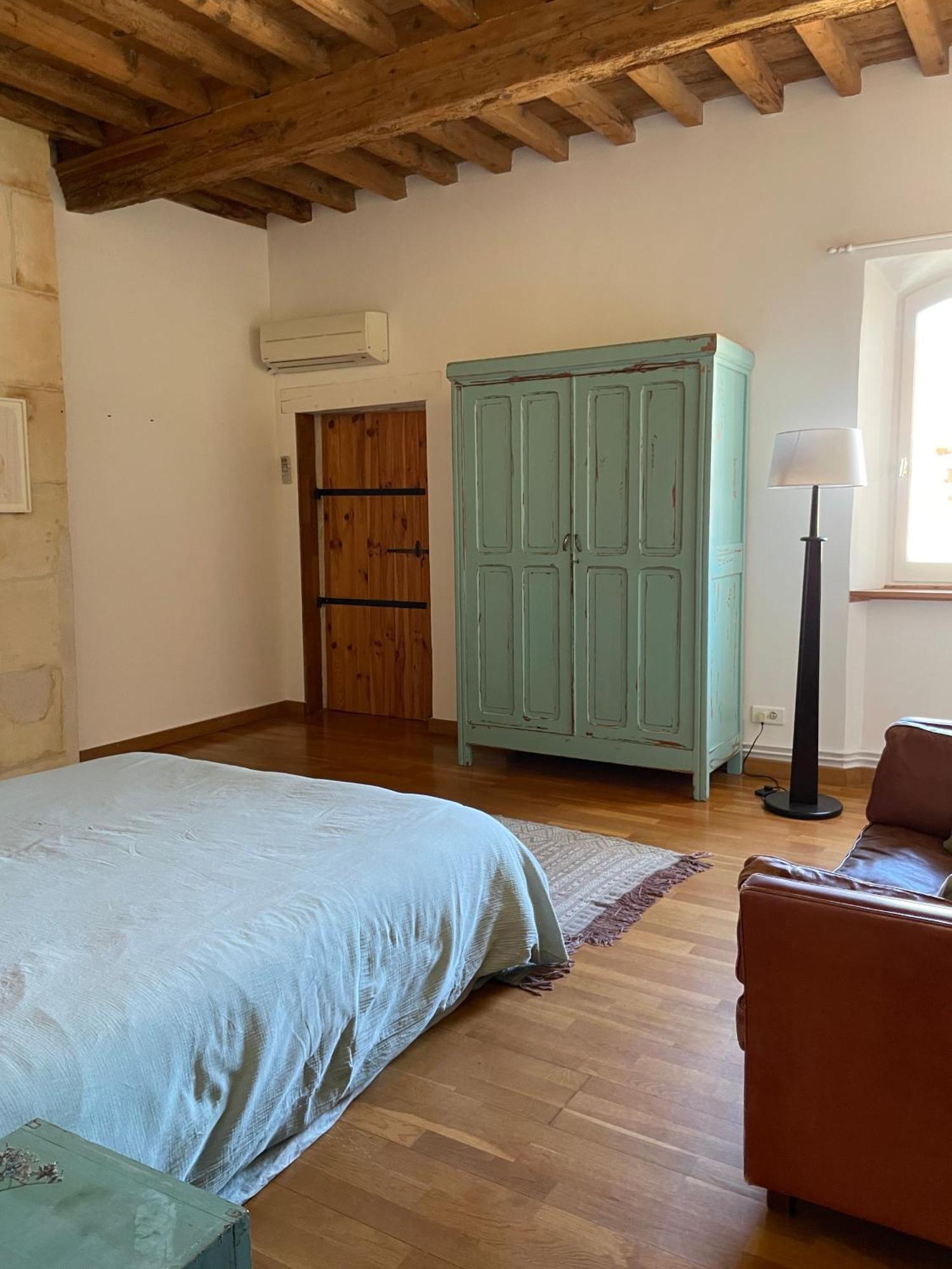 Chambre Lit Queen-Size - Vue sur Jardin