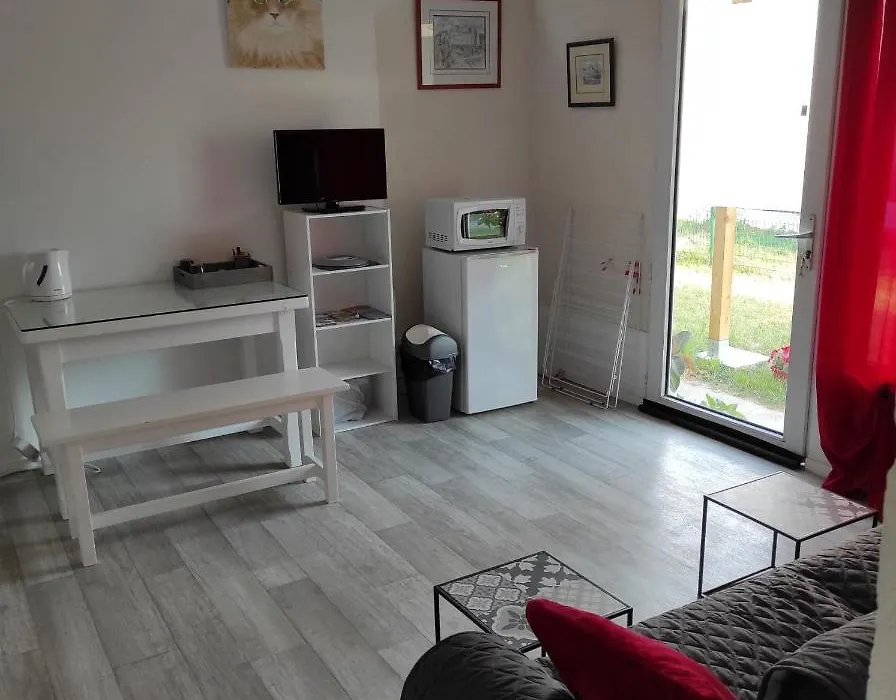 Studio 30M2-1