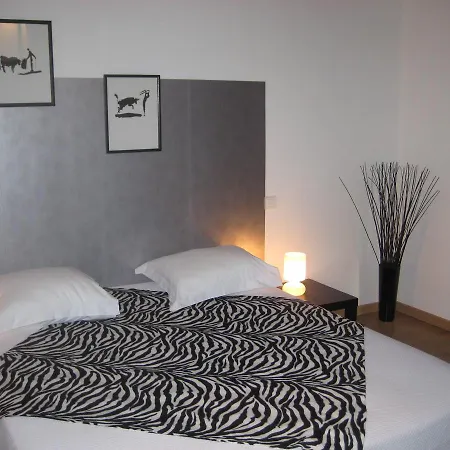Appart'Hotel Et Chambres Essentiel Spa-3